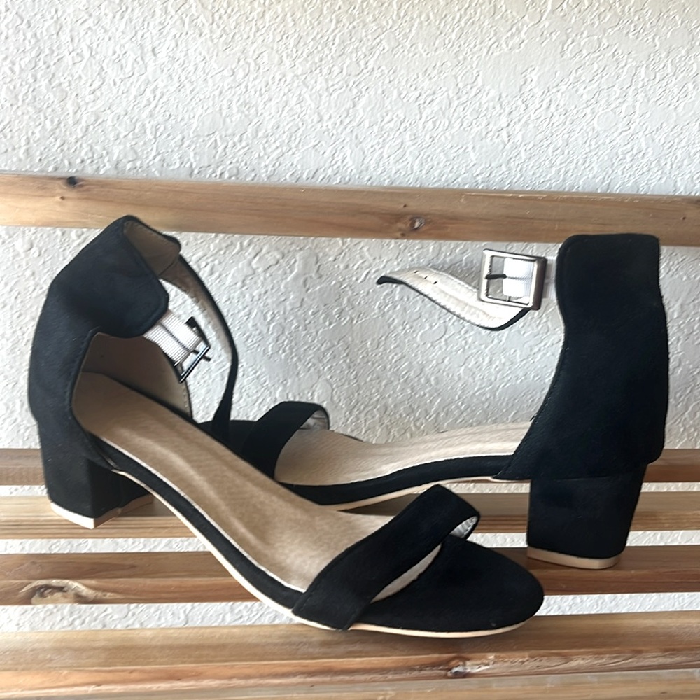 Black faux suede low chunky heels, narrow size 43